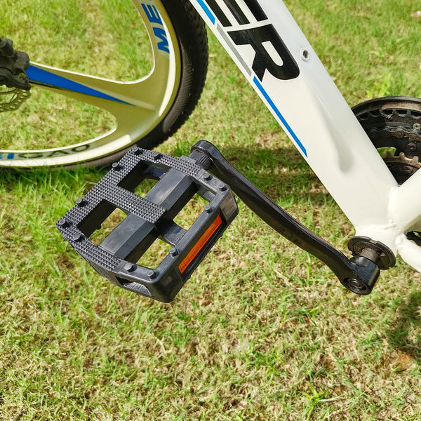 Bike Pedals, 9/16" Non-Slip Bike Pedals with Reflectors, Bicycle Pedals for Road Bike, BMX, Folding Bikes, Urban Bikes, Adult Bicycle